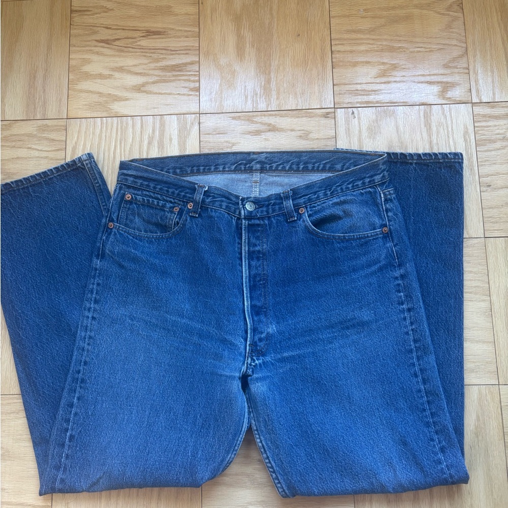 Vintage Levi's Classic Blue Straight Leg Jeans